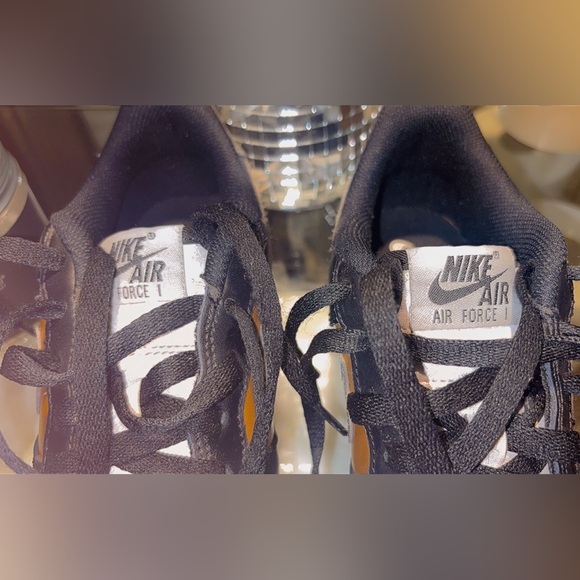 Nike Kids Sneakers in Black, White, and Gold - Picture 5 of 5